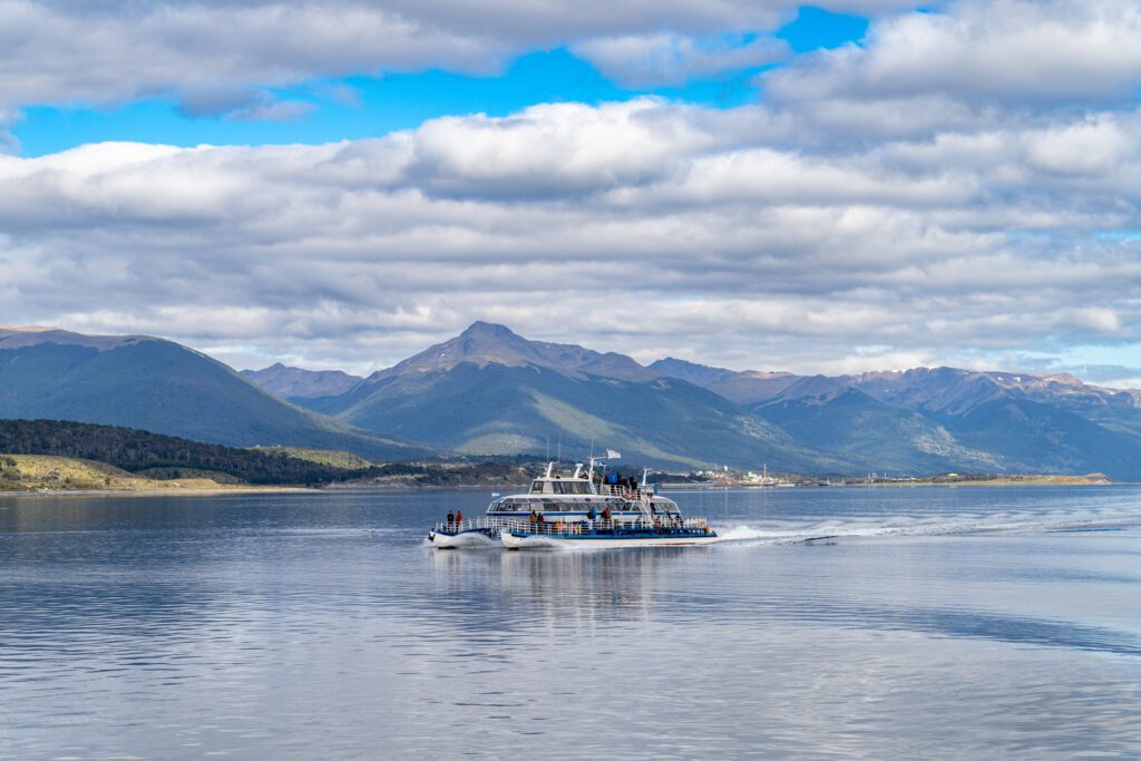 Navegación Canal Beagle - Lauke Tours