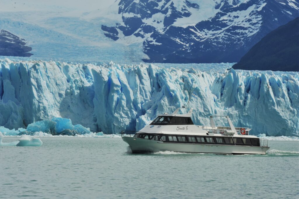 Navegación Perito Moreno - Catamarán - Lauke Tours