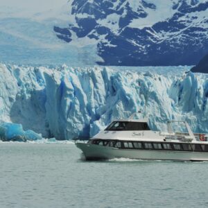 Navegación Perito Moreno - Catamarán - Lauke Tours